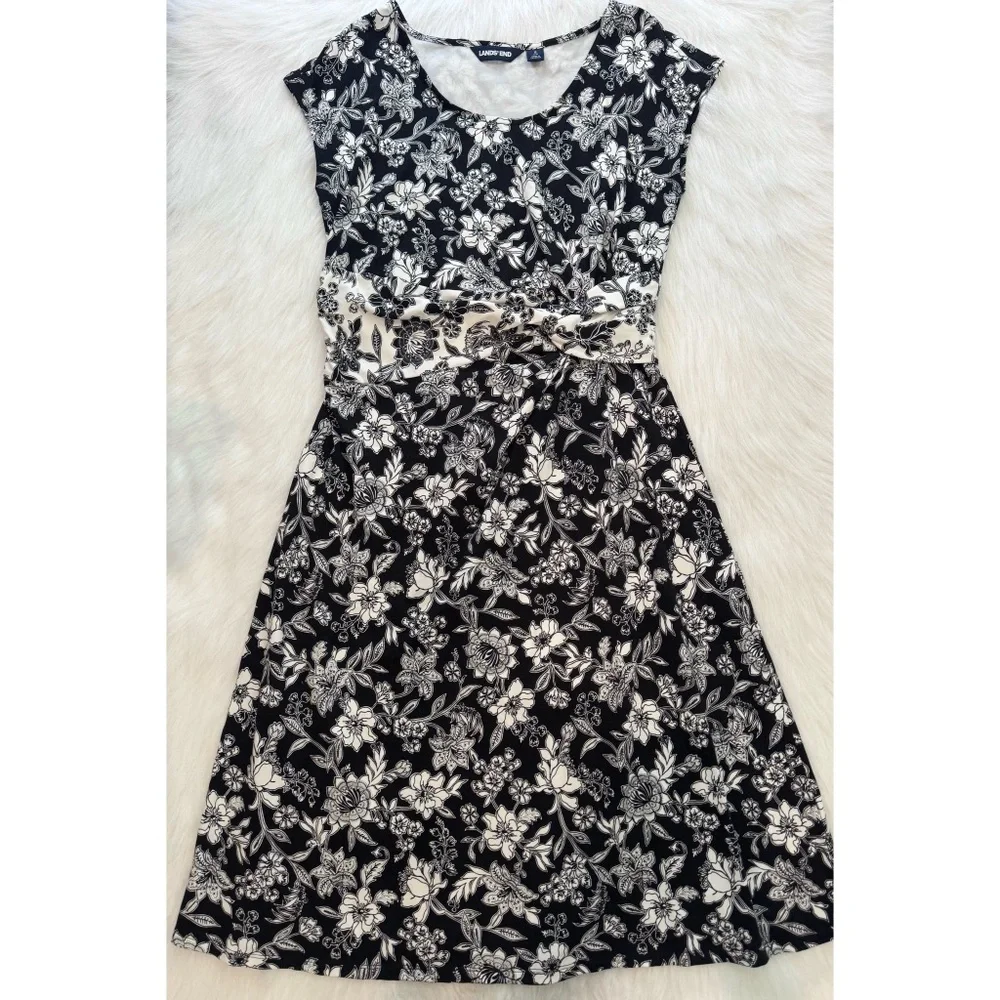 Lands’ End Floral Fit and Flare Dress 🤍🖤 - Picture 1 of 4